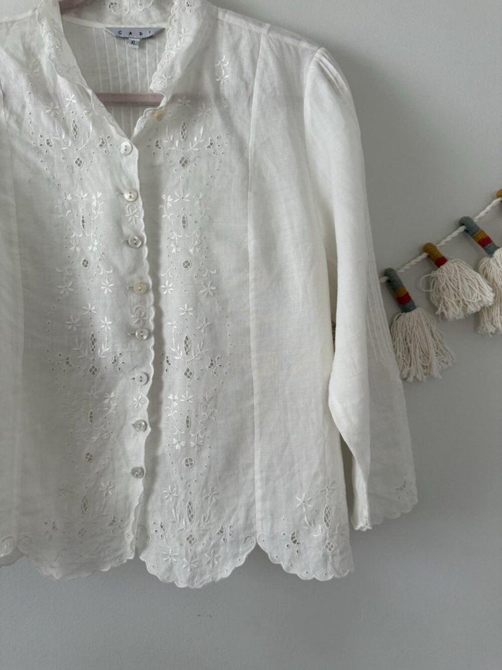 Vintage Cabi 100% Linen Eyelet Embroidered Button Down Top Delicate Cottage XL - Picture 6 of 11